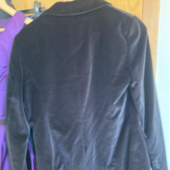 Black velvet blazer, size 6, Talbots - Picture 2 of 3